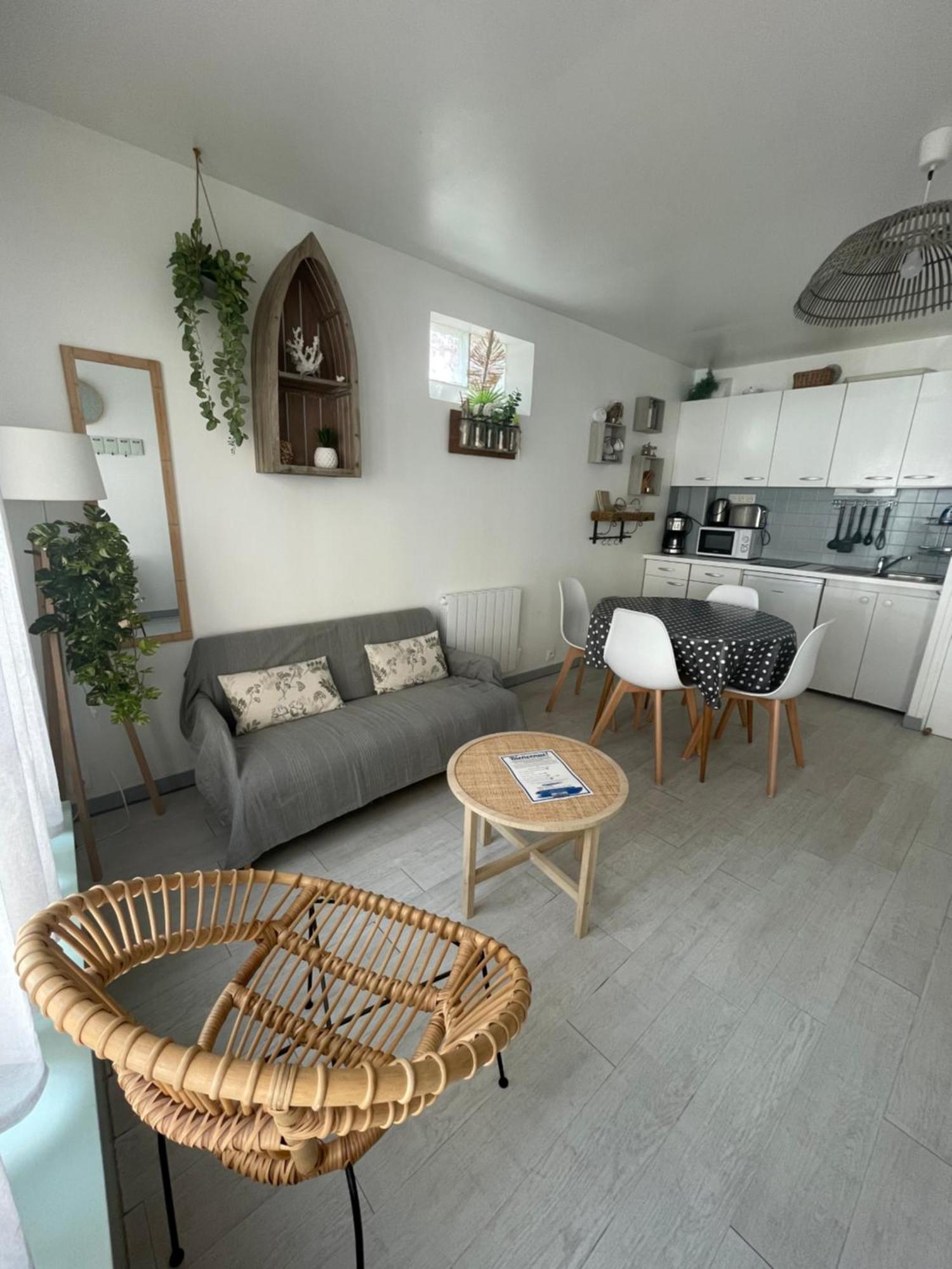 Houlgate Souplex 50M Plage Et Commerces Exterior foto